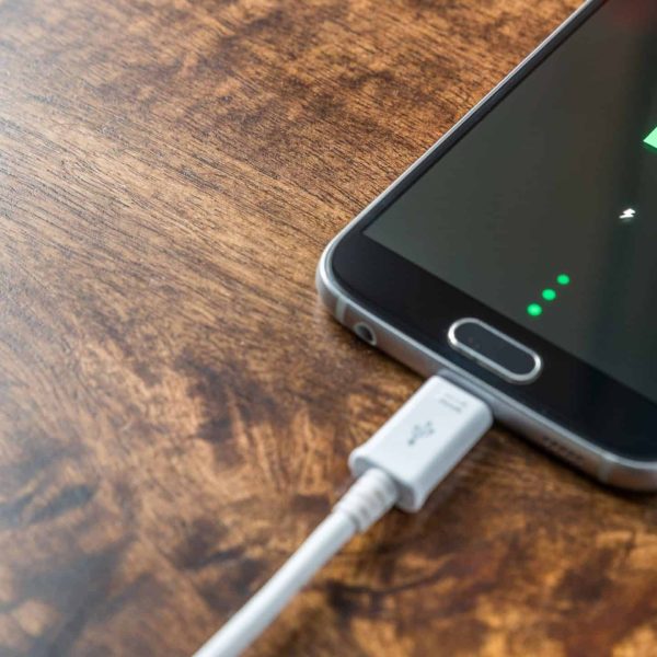 Por que eletrônicos esquentam enquanto estão carregando?